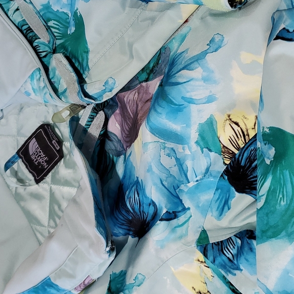 The North Face Floral Ski/Snowboard Coat with Hood, Size Medium - Picture 2 of 6